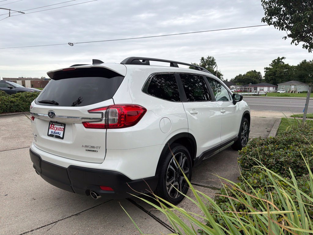 Used 2025 Subaru Ascent Limited AWD/4WD image 8