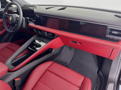 New 2025 Porsche Macan Electric image 30