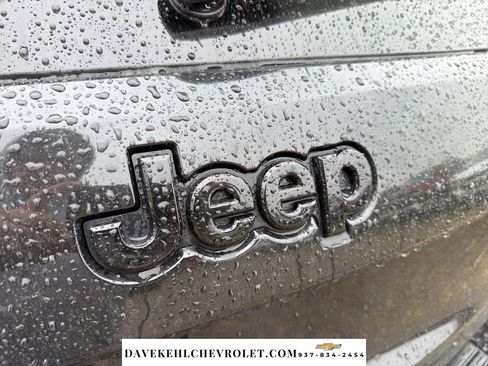 Used 2015 Jeep Grand Cherokee Altitude AWD/4WD image 34