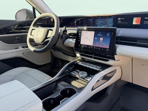 New 2026 Lincoln Nautilus Reserve AWD/4WD image 30