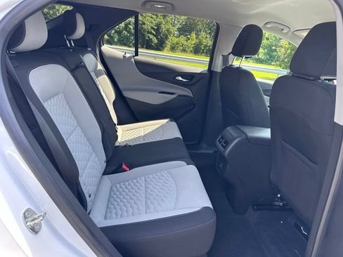 Used 2020 Chevrolet Equinox LT w/ Driver Convenience Package AWD/4WD image 18