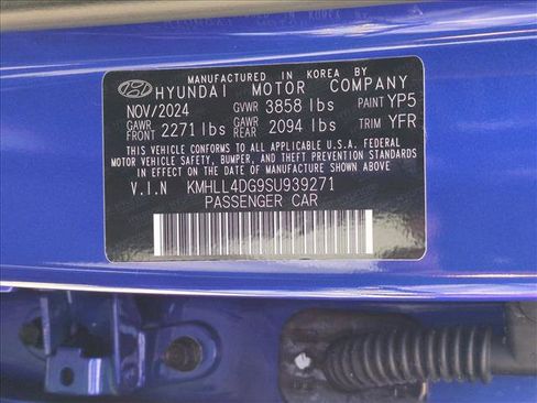 Certified 2025 Hyundai Elantra SE image 23