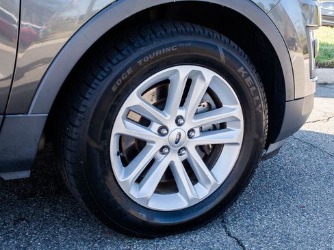 Used 2017 Ford Explorer XLT w/ Equipment Group 201A image 8