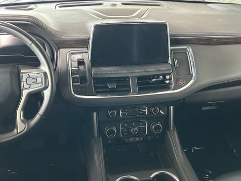 Used 2024 Chevrolet Suburban LT AWD/4WD image 10