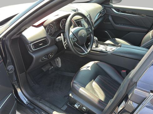 Used 2022 Maserati Levante GT AWD/4WD image 11