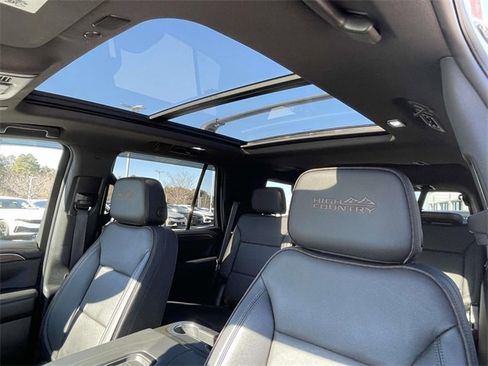 Used 2023 Chevrolet Tahoe High Country image 2