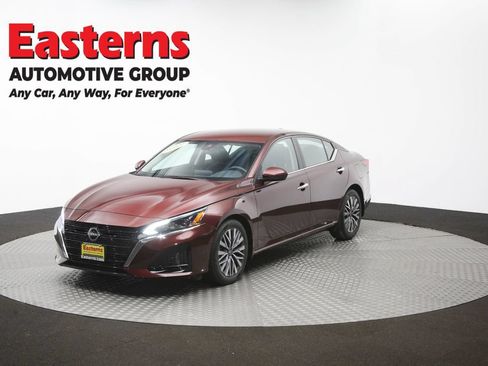 Used 2023 Nissan Altima 2.5 SV FWD image 55