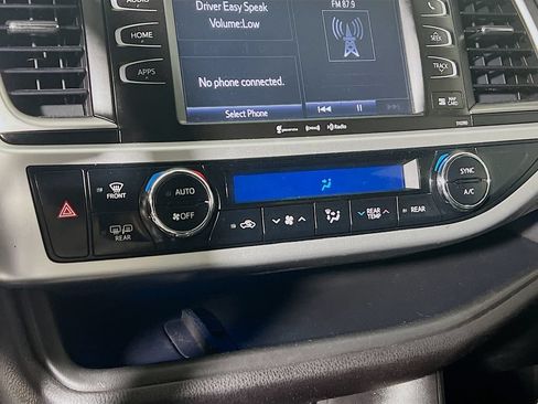 Used 2019 Toyota Highlander SE w/ Nightshade Edition AWD/4WD image 14