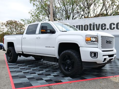Used 2016 GMC Sierra 2500 Denali w/ Duramax Plus Package image 2