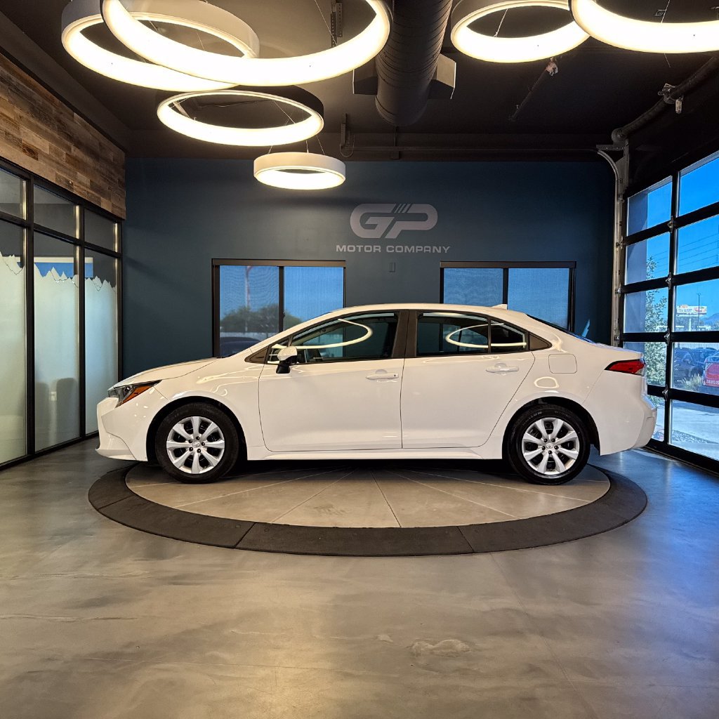 Used 2021 Toyota Corolla LE FWD image 6