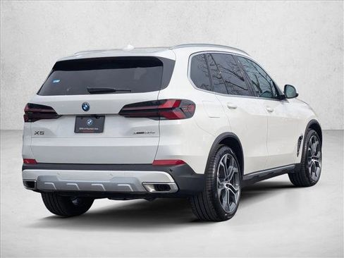 New 2026 BMW X5 xDrive50e image 2