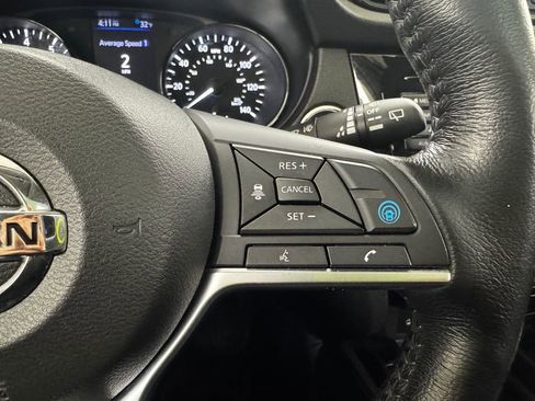 Used 2018 Nissan Rogue SL w/ Premium Package image 27