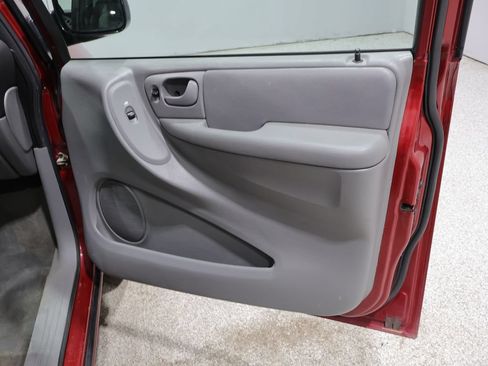 Used 2006 Dodge Caravan SXT w/ Popular Equipment Group I FWD image 21