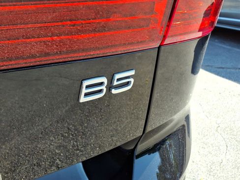 Certified 2023 Volvo XC60 B5 Plus image 6