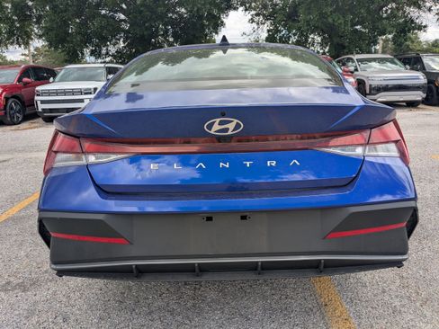 Certified 2024 Hyundai Elantra SEL FWD image 5