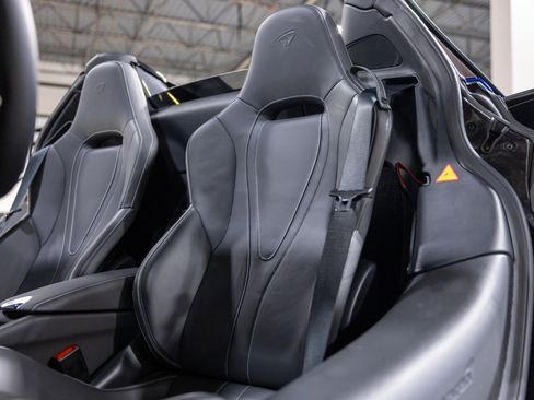 Used 2022 McLaren 720S Spider image 37