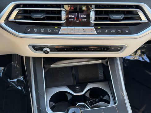 Used 2020 BMW X7 xDrive40i w/ Premium Package image 23