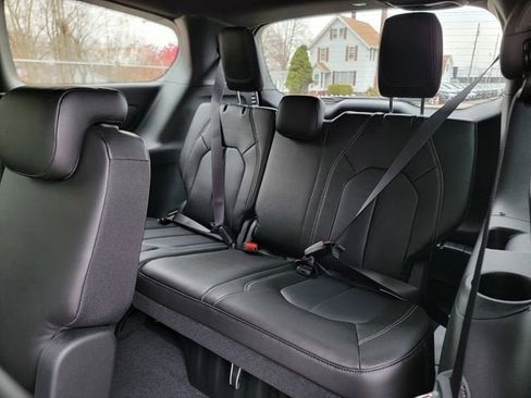 New 2026 Chrysler Pacifica Select w/ S Appearance Package image 21