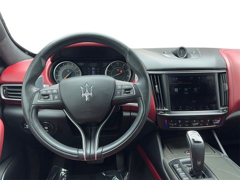 Used 2022 Maserati Levante Modena image 17