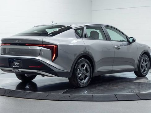 Used 2025 Kia K4 FWD image 10