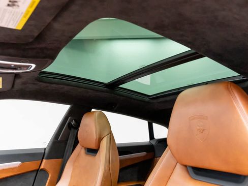 Used 2022 Lamborghini Urus image 73