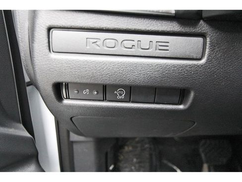 Used 2025 Nissan Rogue S FWD image 21