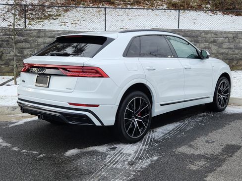 Used 2023 Audi Q8 Premium Plus image 2
