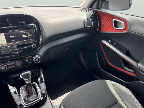 Used 2021 Kia Soul Turbo FWD image 13