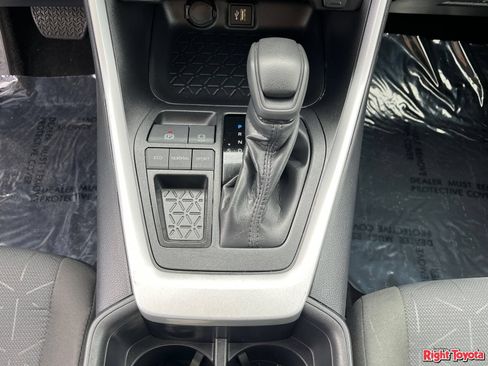 Certified 2025 Toyota RAV4 XLE FWD image 31