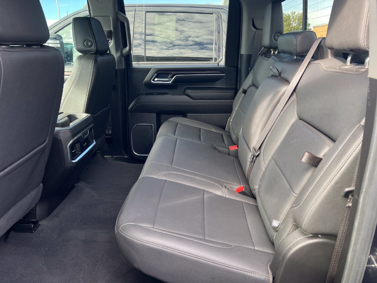 Used 2024 GMC Sierra 2500 SLT AWD/4WD image 18