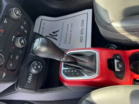 Used 2018 Jeep Renegade Trailhawk AWD/4WD image 19