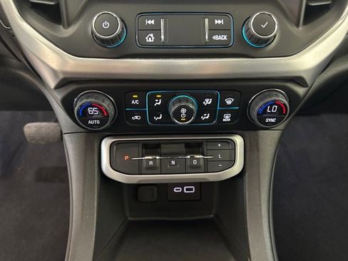Used 2023 GMC Acadia SLE w/ Driver Convenience Package FWD image 21