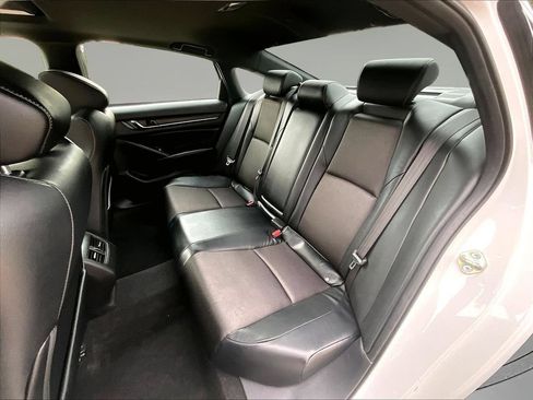 Used 2018 Honda Accord Sport image 26