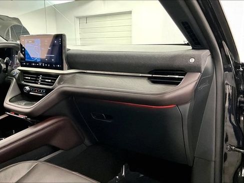 Used 2025 Ford Explorer Platinum w/ LUX Leather Package AWD/4WD image 19
