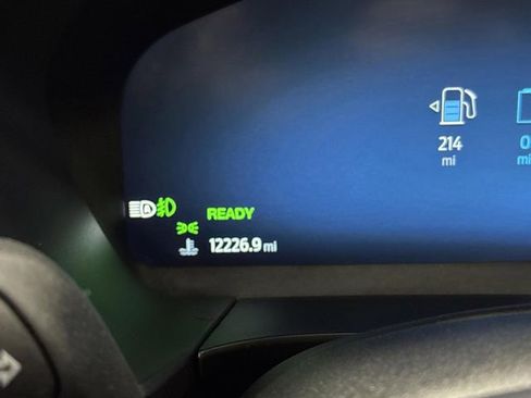 Used 2023 Ford Escape SE w/ PHEV Premium Package image 6