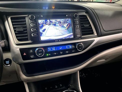 Used 2014 Toyota Highlander XLE image 27