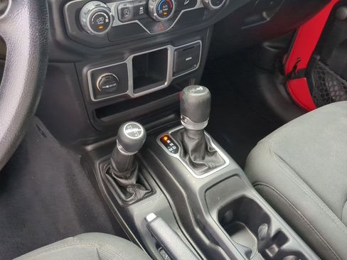 Used 2018 Jeep Wrangler Unlimited Sport AWD/4WD image 19