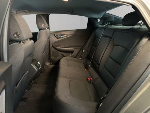 Used 2017 Chevrolet Malibu LT image 16