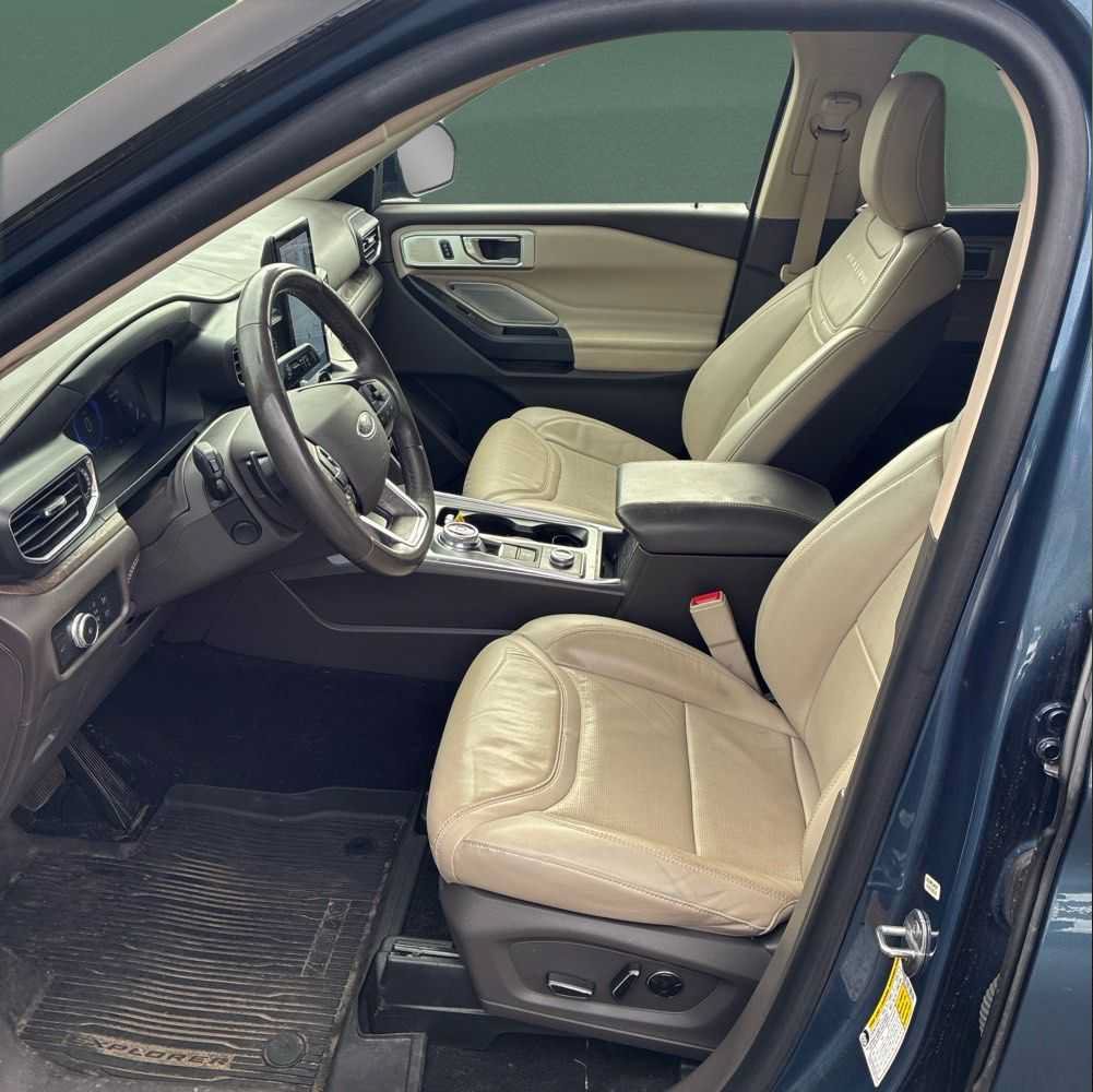Used 2020 Ford Explorer Platinum w/ Premium Technology Package AWD/4WD image 4