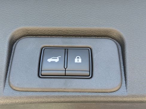 Used 2024 Nissan Rogue Platinum w/ Platinum Premium Package image 12