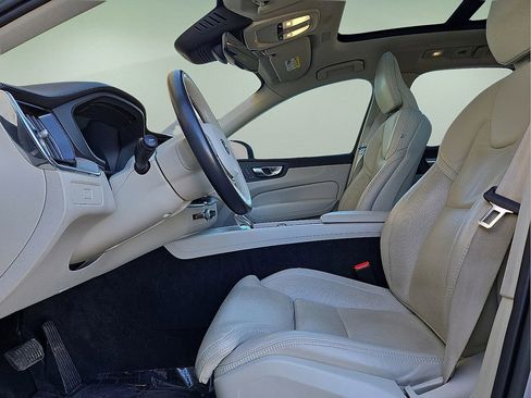 Certified 2023 Volvo XC60 B5 Ultimate image 26