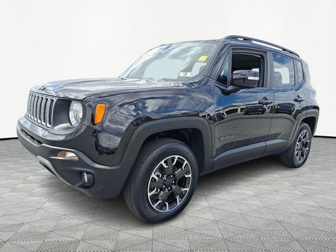 Used 2023 Jeep Renegade Latitude image 3