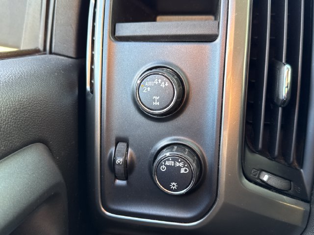 Used 2018 Chevrolet Silverado 1500 LT AWD/4WD image 34