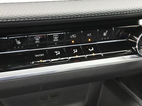 New 2026 Chevrolet Equinox LT w/ LPO, Floor Liner Package image 22