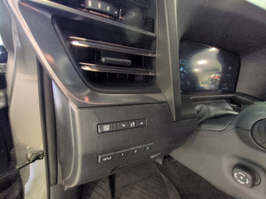 Used 2024 Lexus GX 550 AWD/4WD image 15