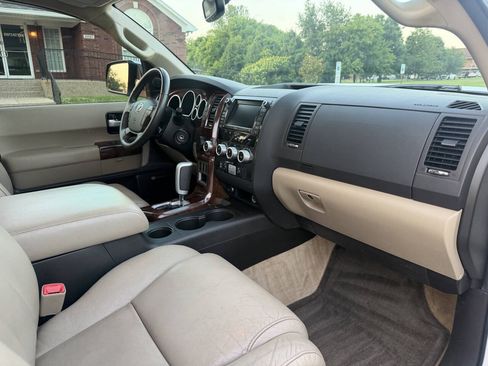 Used 2011 Toyota Sequoia Limited RWD image 30