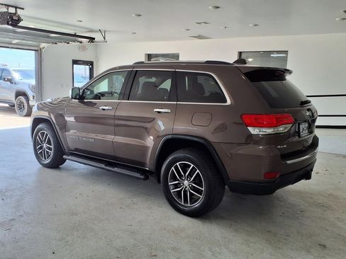 Used 2017 Jeep Grand Cherokee Limited w/ Trailer Tow Group IV AWD/4WD image 17