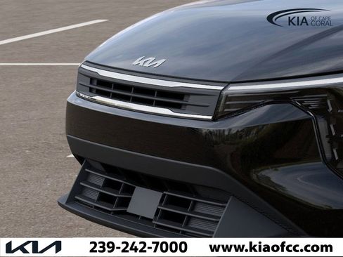 New 2025 Kia K4 LXS image 12