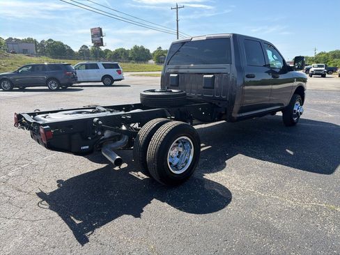 New 2026 RAM 3500 Big Horn AWD/4WD image 6