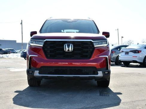 Used 2024 Honda Pilot Elite image 2